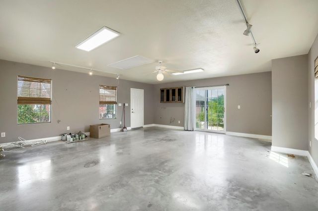162 Arnold DR, Canyon Lake, TX 78133