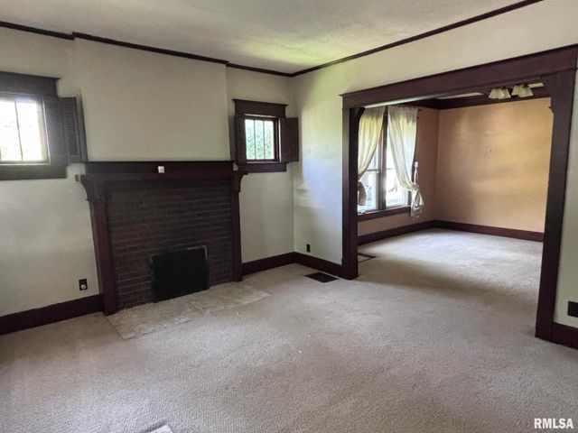 1800 S 4TH Street, Springfield, IL 62703
