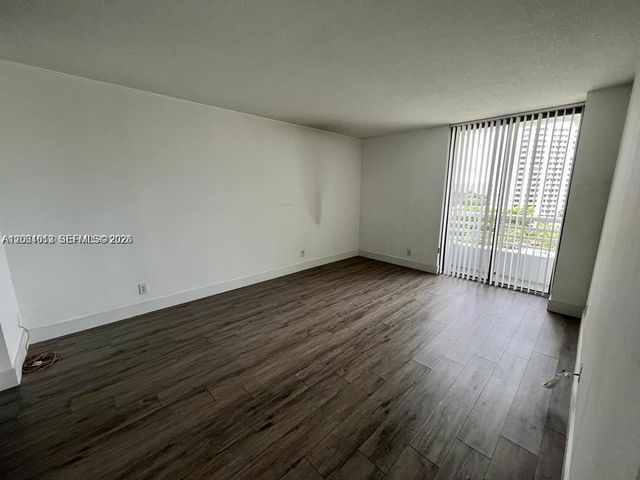 3300 NE 192nd Street 906, Aventura, FL 33180
