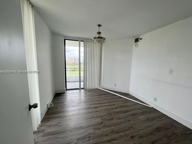 3300 NE 192nd Street 906, Aventura, FL 33180