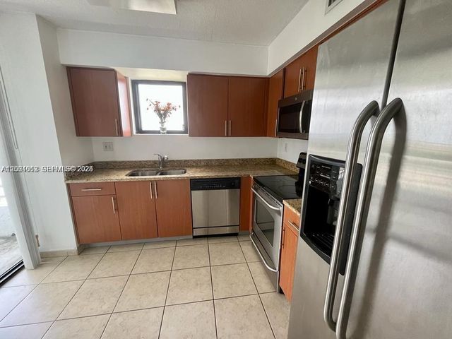 3300 NE 192nd Street 906, Aventura, FL 33180