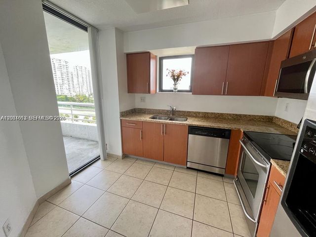 3300 NE 192nd Street 906, Aventura, FL 33180