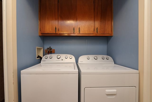 911 Camelot Dr, Exeter, NH 03833