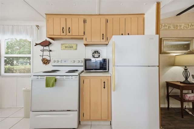 4833 ROYAL PALM DRIVE, Zephyrhills, FL 33542