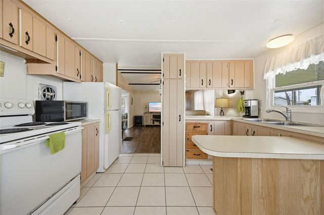 4833 ROYAL PALM DRIVE, Zephyrhills, FL 33542