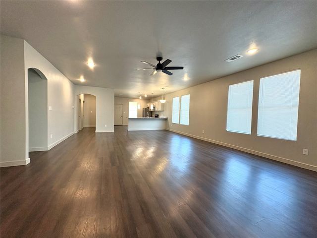 1121 Gannon Lane, Desoto, TX 75115