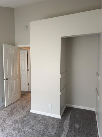 1642 River Bluff Court 105, Eagan, MN 55121