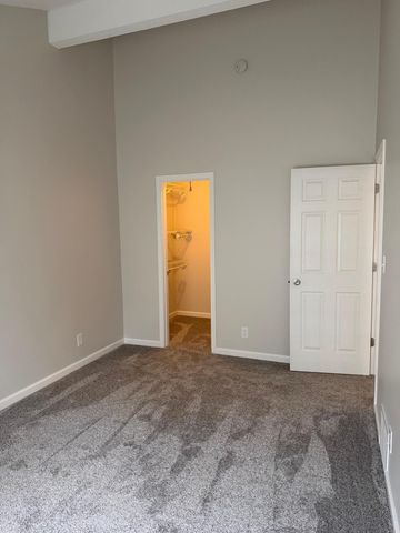 1642 River Bluff Court 105, Eagan, MN 55121