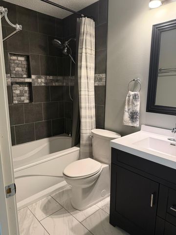 1642 River Bluff Court 105, Eagan, MN 55121