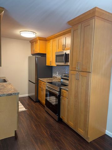 1642 River Bluff Court 105, Eagan, MN 55121