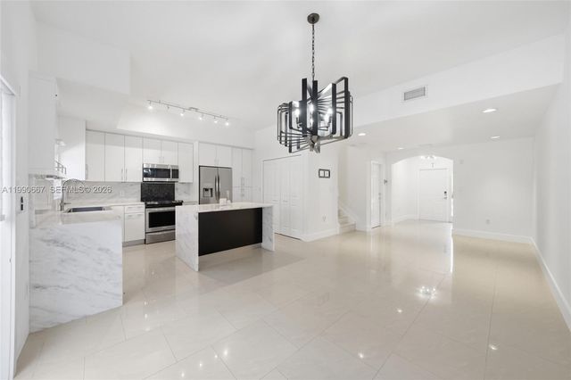 22242 SW 88th Path, Cutler Bay, FL 33190