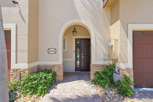 22242 SW 88th Path, Cutler Bay, FL 33190