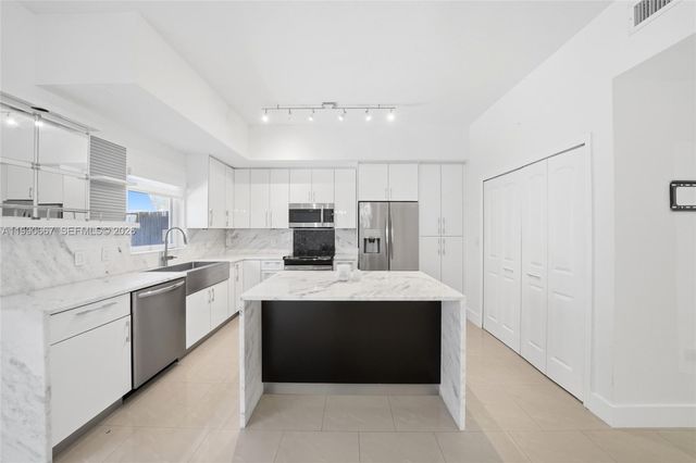 22242 SW 88th Path, Cutler Bay, FL 33190