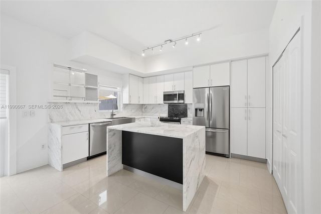 22242 SW 88th Path, Cutler Bay, FL 33190