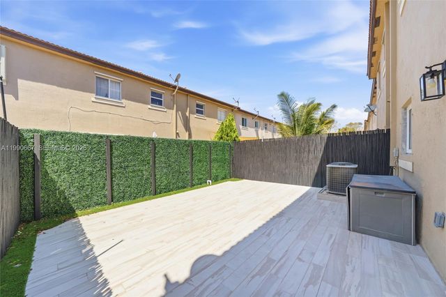 22242 SW 88th Path, Cutler Bay, FL 33190