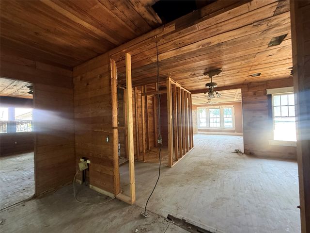 204 W Maple Street, Whitewright, TX 75491