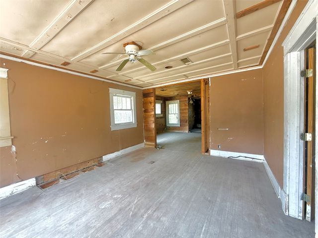 204 W Maple Street, Whitewright, TX 75491