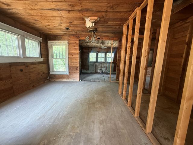 204 W Maple Street, Whitewright, TX 75491