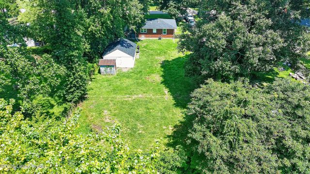 7806 Edna M Rd, Louisville, KY 40258
