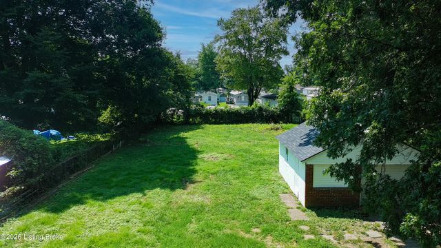7806 Edna M Rd, Louisville, KY 40258