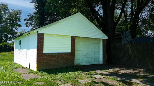 7806 Edna M Rd, Louisville, KY 40258