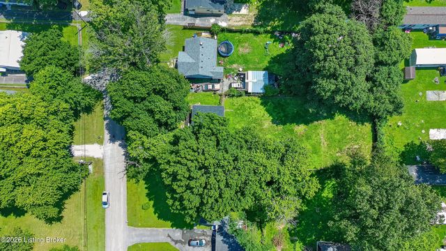 7806 Edna M Rd, Louisville, KY 40258