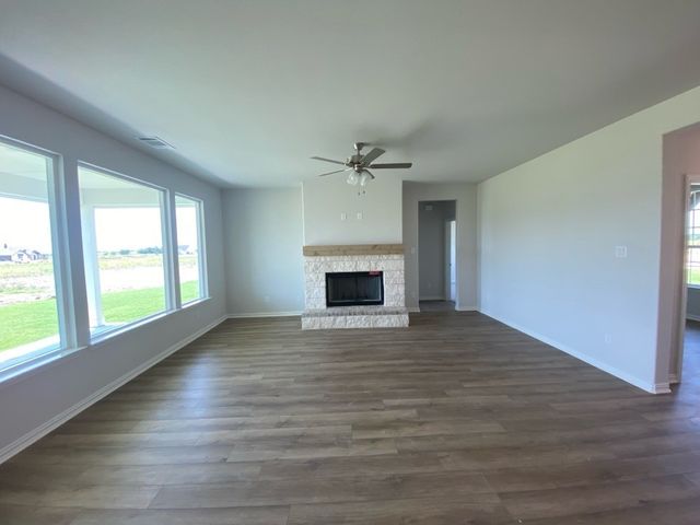 146 Aurora Avenue, Valley View, TX 76272