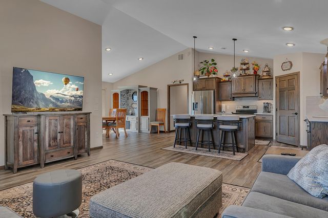 604 Lanigan Way SE, Saint Joseph, MN 56374