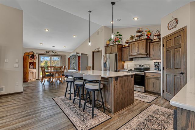 604 Lanigan Way SE, Saint Joseph, MN 56374