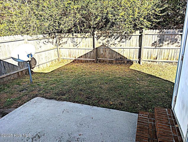 113 Live Oak Court, Midway Park, NC 28544