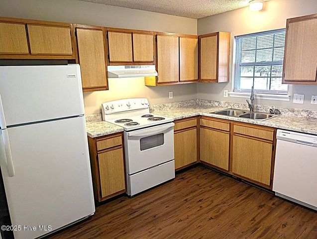 113 Live Oak Court, Midway Park, NC 28544