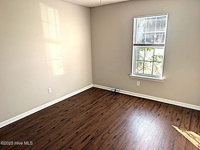 113 Live Oak Court, Midway Park, NC 28544