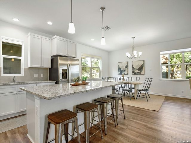 660 Mockingbird, Canyon Lake, TX 78133