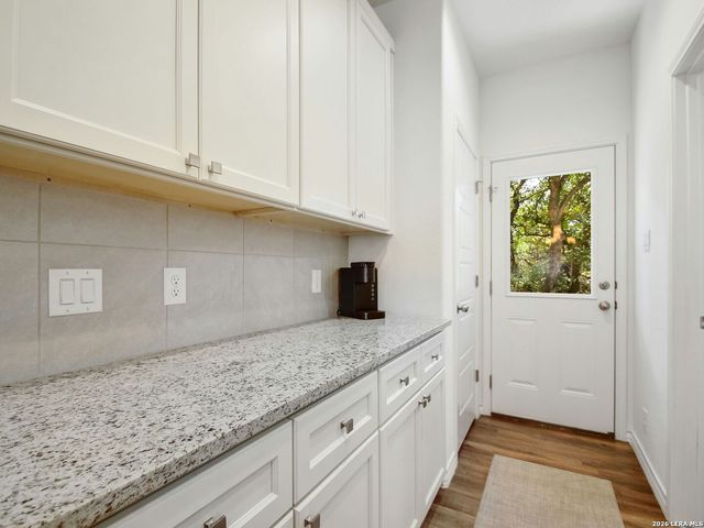 660 Mockingbird, Canyon Lake, TX 78133