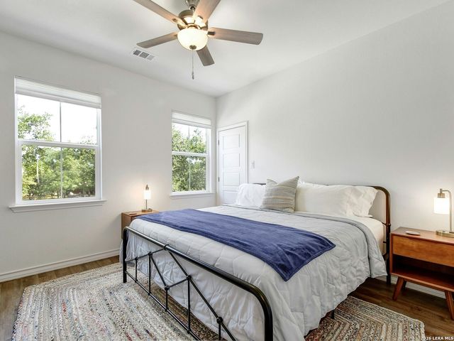 660 Mockingbird, Canyon Lake, TX 78133