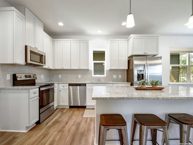 660 Mockingbird, Canyon Lake, TX 78133