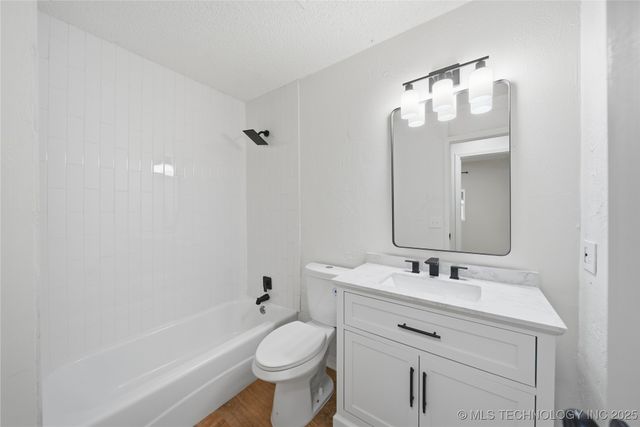 11403 E 37th Place, Tulsa, OK 74146