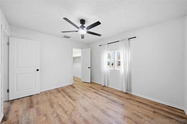 11403 E 37th Place, Tulsa, OK 74146