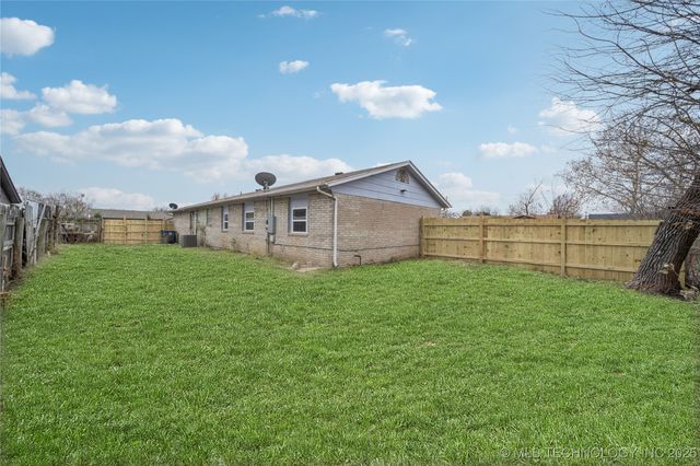 11403 E 37th Place, Tulsa, OK 74146