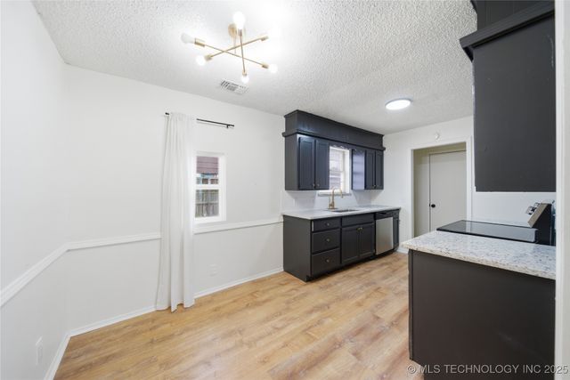 11403 E 37th Place, Tulsa, OK 74146