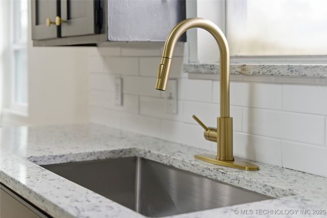 11403 E 37th Place, Tulsa, OK 74146