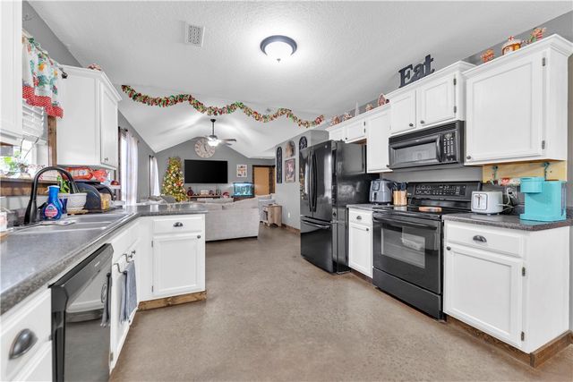 184 Jenee Drive, Huntsville, AR 72740