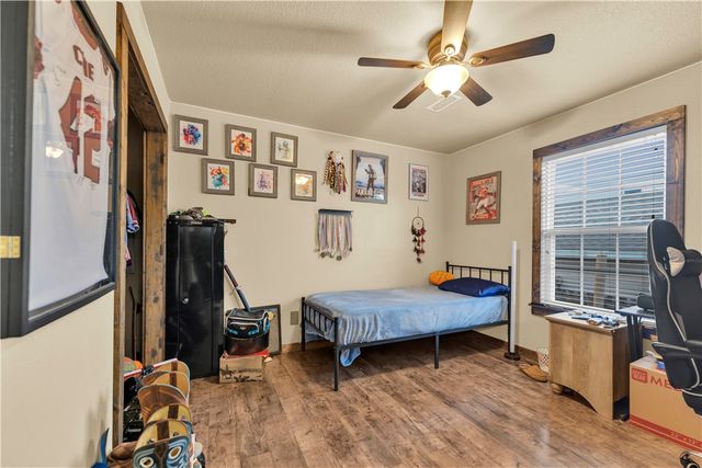 184 Jenee Drive, Huntsville, AR 72740