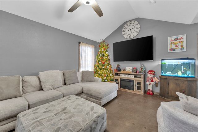 184 Jenee Drive, Huntsville, AR 72740