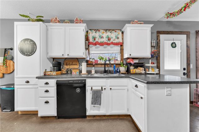 184 Jenee Drive, Huntsville, AR 72740