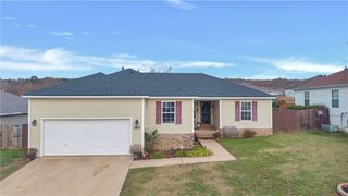 184 Jenee Drive, Huntsville, AR 72740