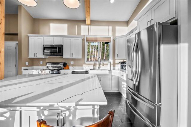 6532 Kilkenny Drive, Canadian Lakes, MI 49346