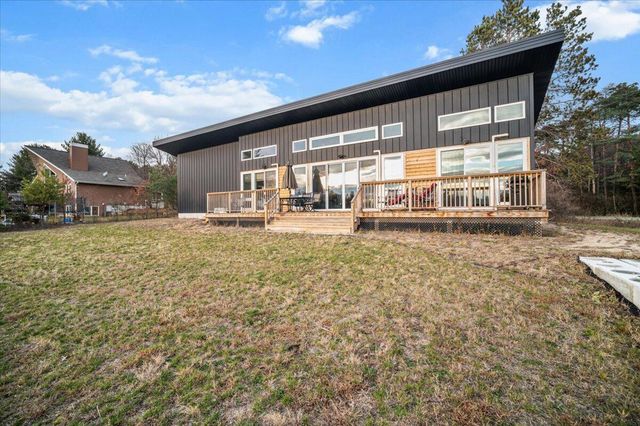 6532 Kilkenny Drive, Canadian Lakes, MI 49346