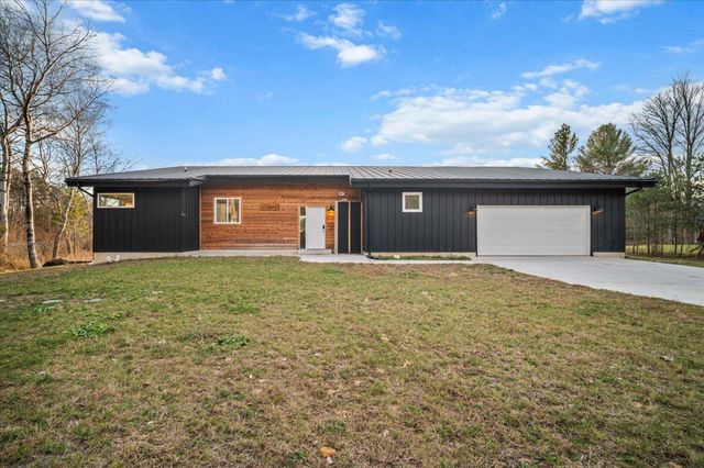 6532 Kilkenny Drive, Canadian Lakes, MI 49346