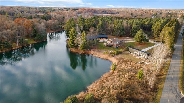 6532 Kilkenny Drive, Canadian Lakes, MI 49346